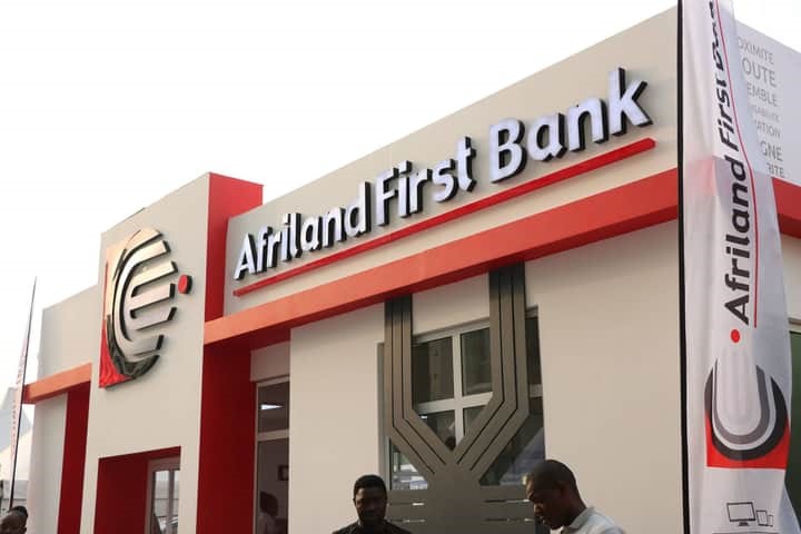 0404 21859 afriland first bank cameroun 1 382 milliards fcfa de credits 1 557 milliards de depots et 22 8 du marche en 2024 l